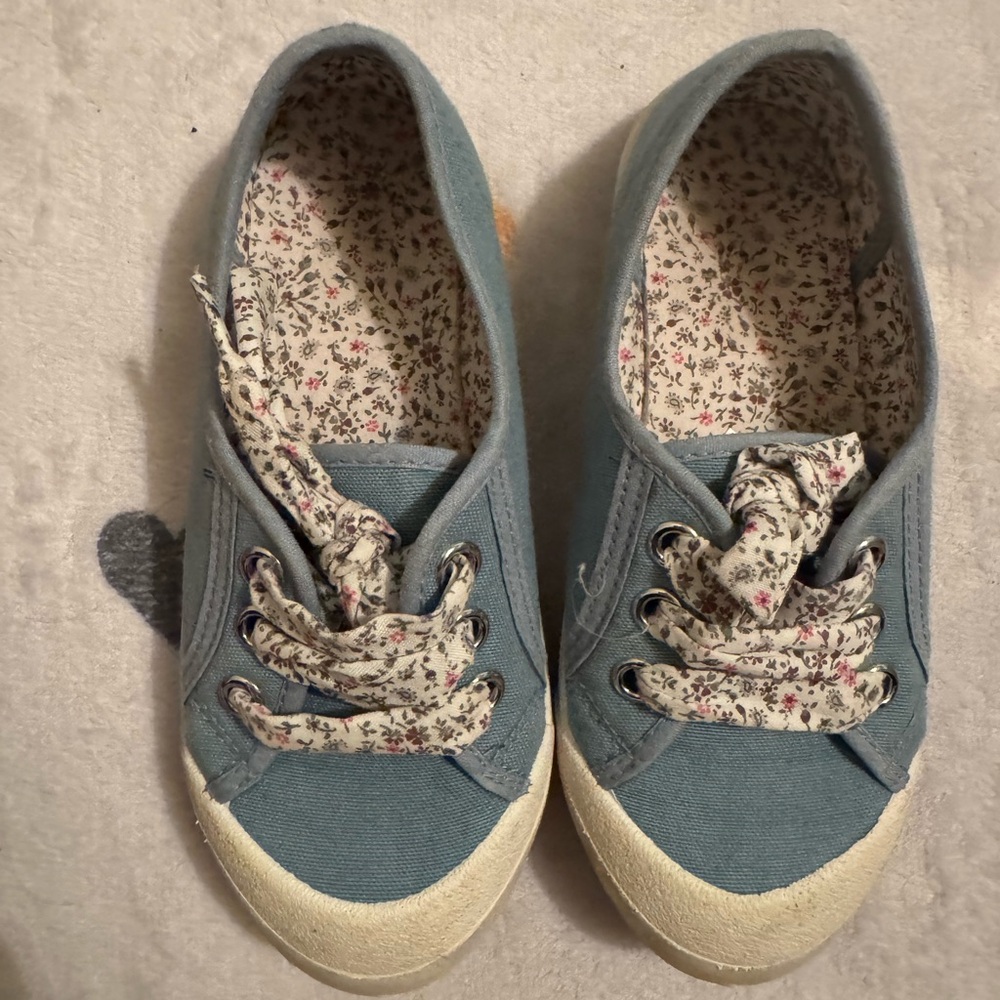 Floral Lined Blue Kids Shoes